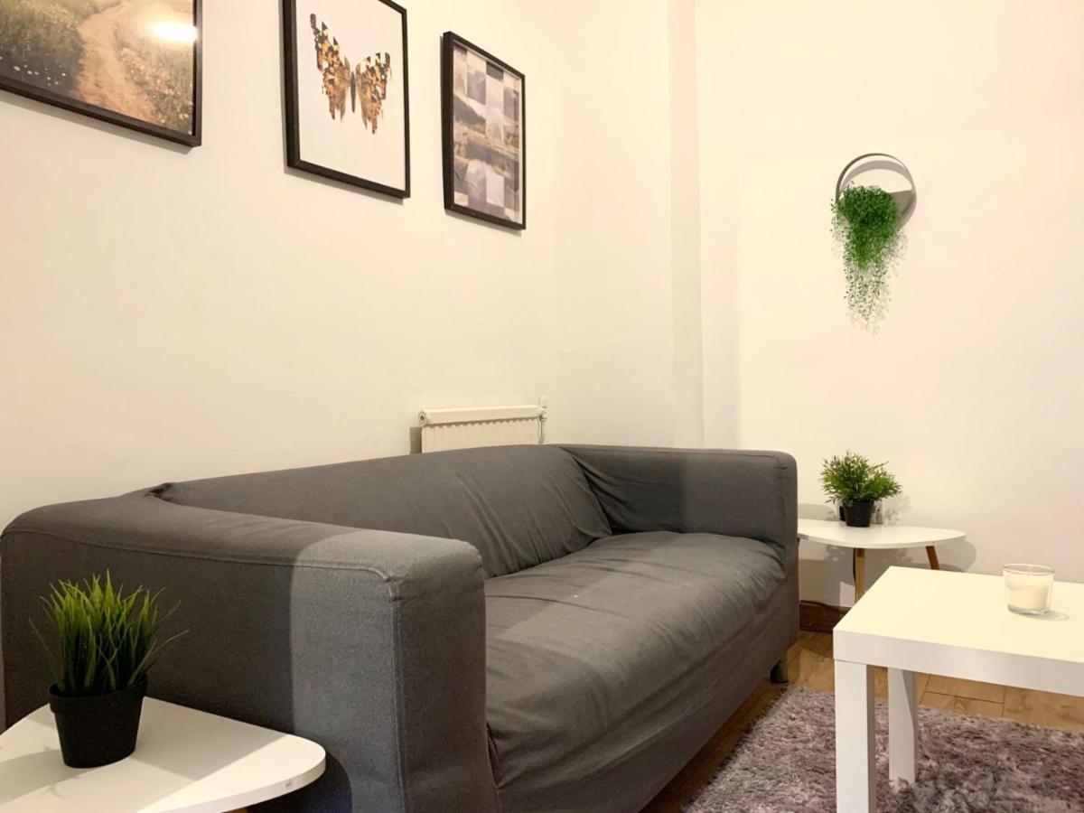 Private Bedrooms In A Flat! Home Away From Home! Shared Bathroom Londres Exterior foto